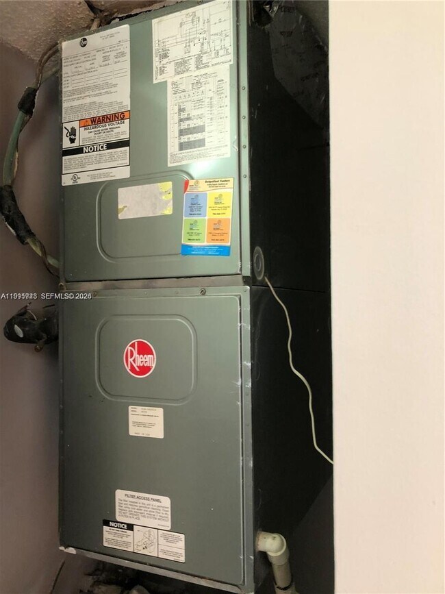 Building Photo - 7910 Camino Real