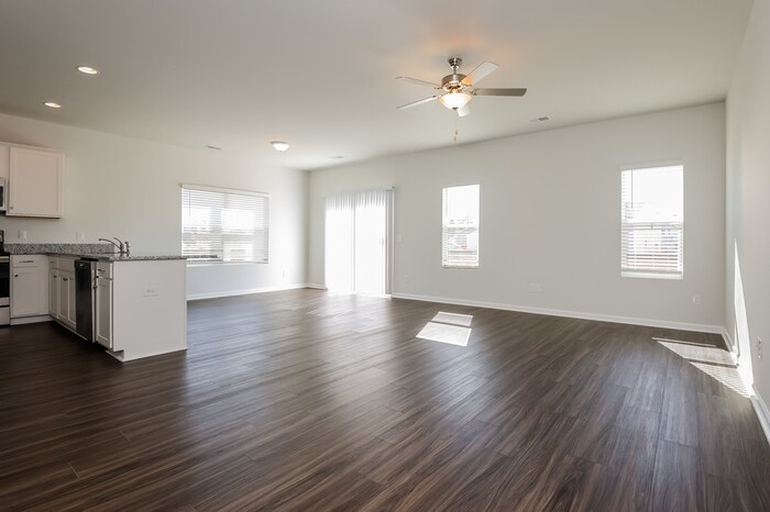 Building Photo - 107 Percheron Dr