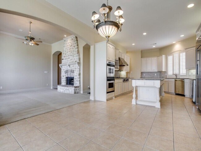 Building Photo - 1641 McGee Ln