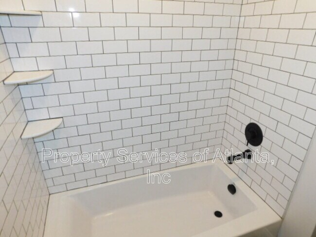 Building Photo - 482 Hyde Dr NE