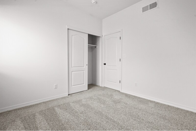 Building Photo - 612 Cedarwood Ave