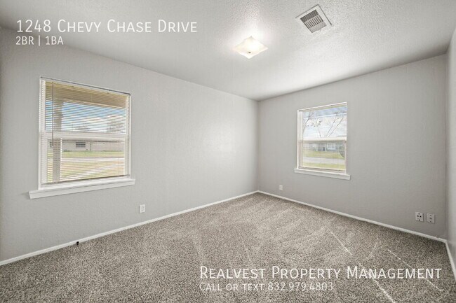 Building Photo - 1248 Chevy Chase Dr