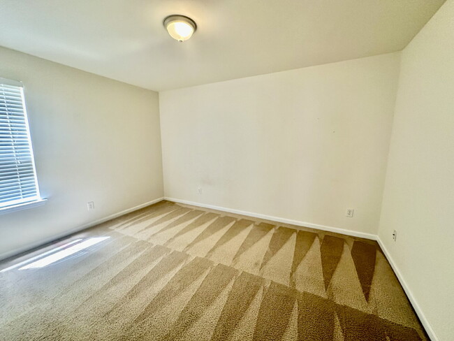 Building Photo - Bluffton Park Home Across from the Park wi...