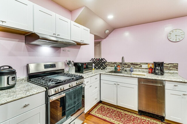 Building Photo - 17777 Camelot Ln