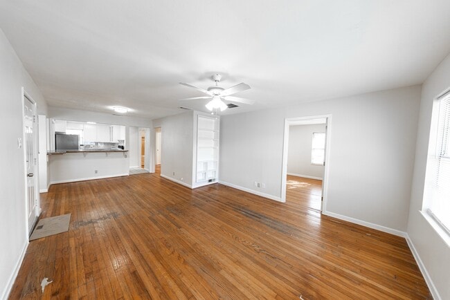 Building Photo - 4710 Glenmont St