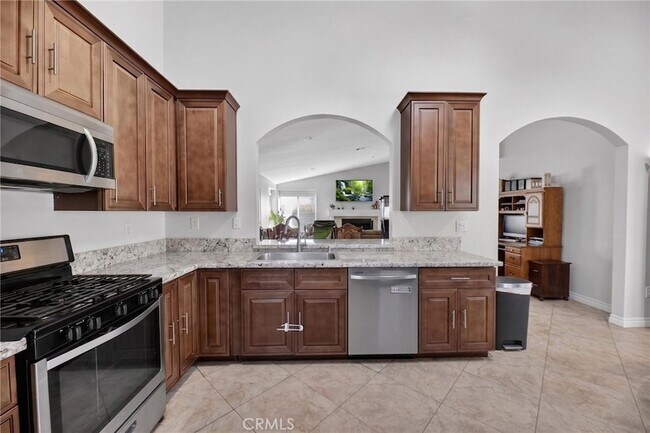Building Photo - 39427 Canyon Rim Cir