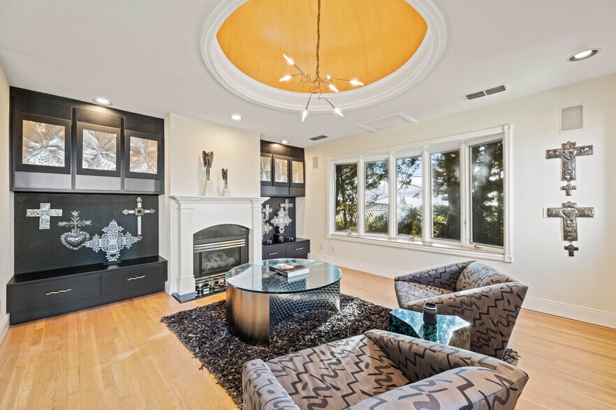 Building Photo - 8985 Vista de Lago Ct