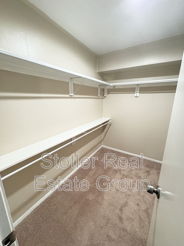 Building Photo - 2622 Custer Pkwy