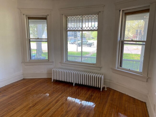 Building Photo - 1339 Grand Ave