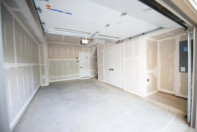 Building Photo - 2816-2816 Evansgreen Dr