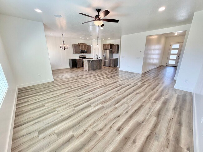 Building Photo - 1794 E Sunshine Trl
