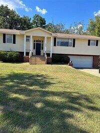 Building Photo - 1422 Flamingo Ln