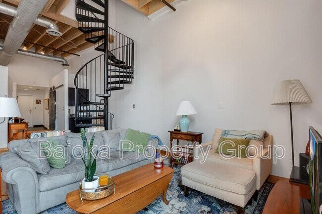 Building Photo - 200 River Pl Dr