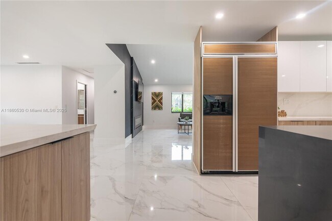 Building Photo - 3850 SW 130th Ave