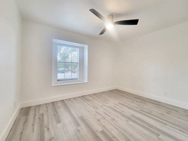 Building Photo - Beautiful 3 BR / 2 BA Home for Rent in Rou...