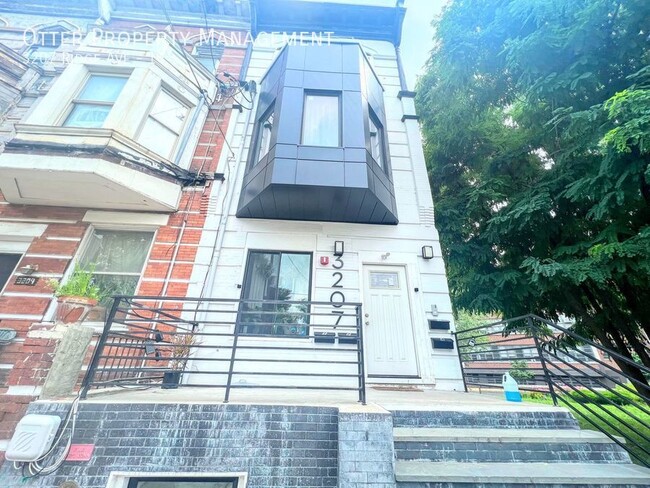 Building Photo - 3207 Ridge Ave