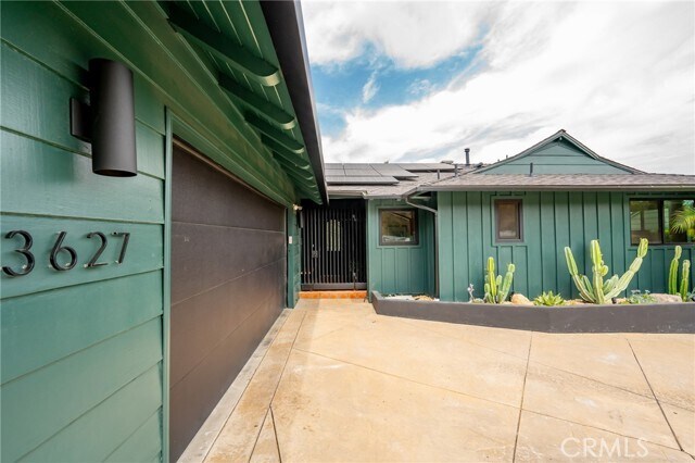 Building Photo - 3627 Willowcrest Ave