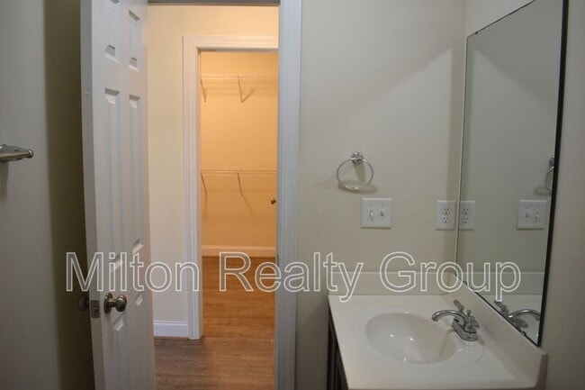 Building Photo - 26 River Stancil Dr