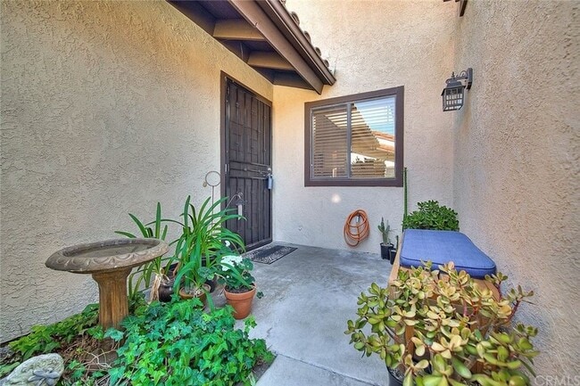 Beautiful front patio and entry - 1073 S Romney Dr