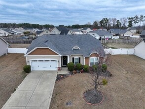 Building Photo - 601 Collinwood Dr
