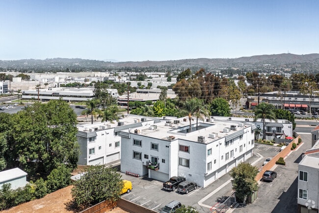 Community - Stonewood Apartments