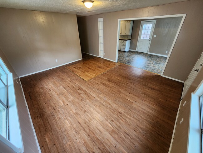 Building Photo - 507 19th St