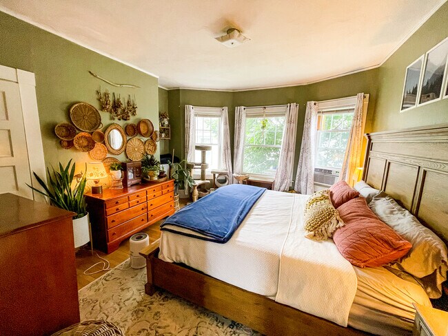 Bedroom 1 - 415 Highland St