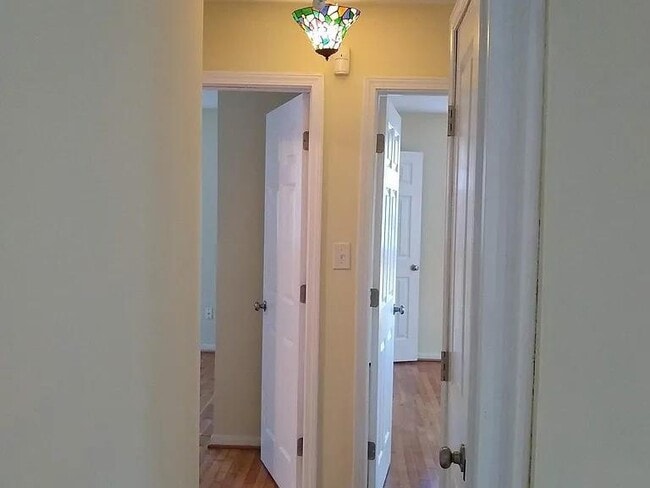 Building Photo - 852 Hadley Rd