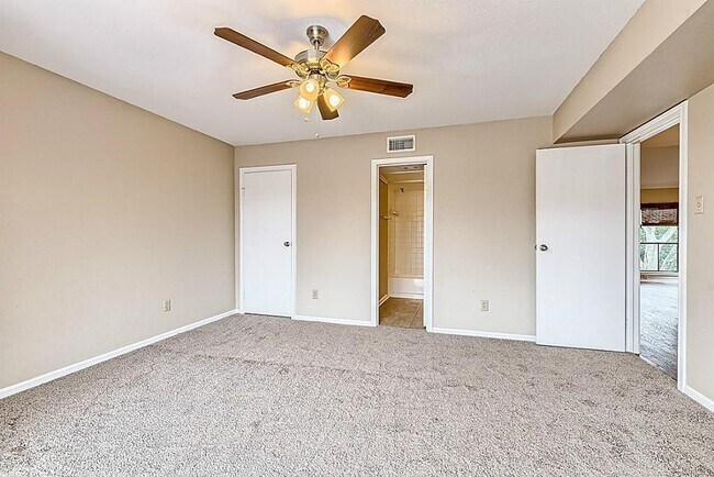 Building Photo - 3130 Walnut Bend Ln
