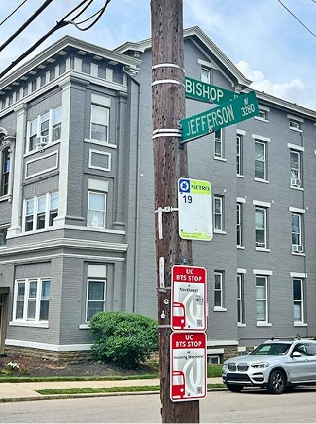 Building Photo - 3300 Jefferson Ave