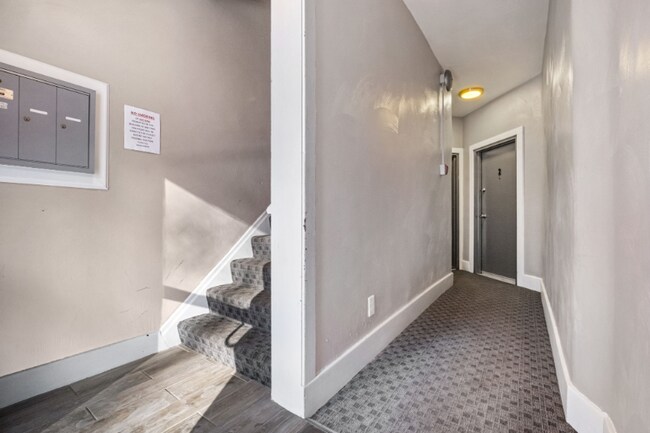 Building Photo - 400 Perrysville Ave