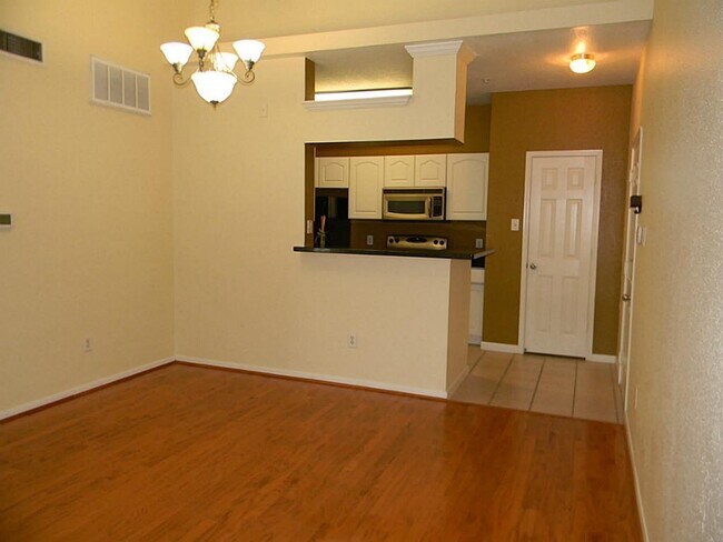 Building Photo - 1330 Old Spanish Trl
