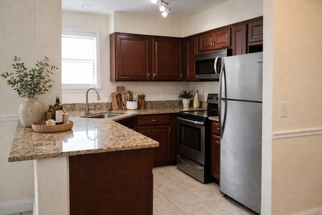 Building Photo - Stunning 1/1 Condo remodeled for Rent in front of Full Sail Winter Park!