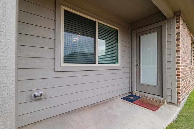 Building Photo - 3225 Sioux Trl