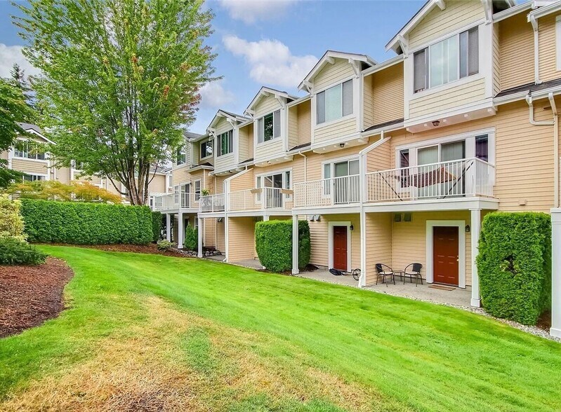 Building Photo - Bothell Townhouse
