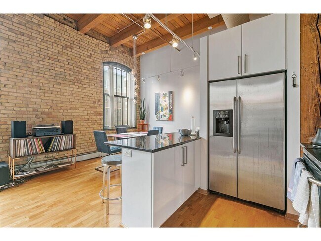 Building Photo - 400 N 1st St