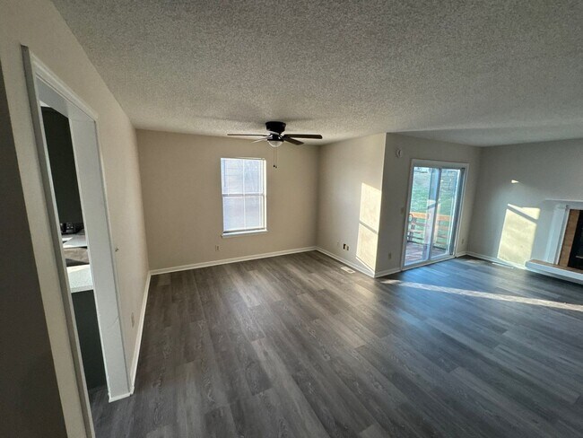 Building Photo - Duplex