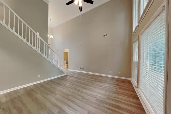 Building Photo - 1438 Grovehurst Dr