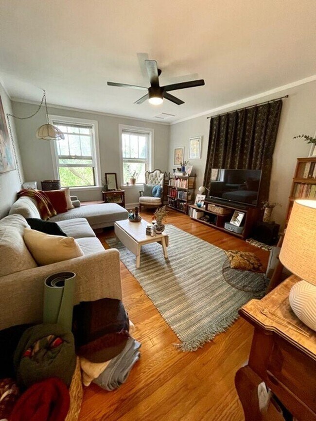 Building Photo - 1 bedroom in Chicago IL 60640