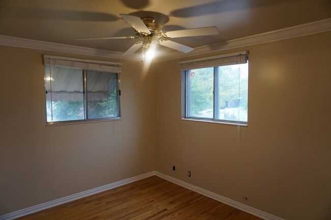 Building Photo - Bountiful 3 Bedroom 2 Bath Home