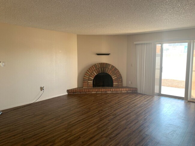 Building Photo - 953 W Cortez Ln