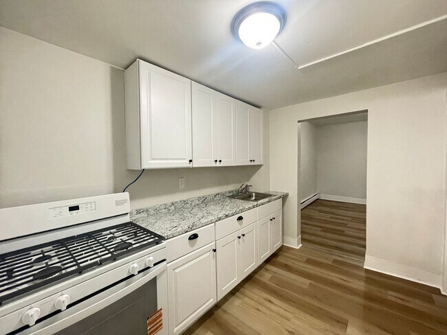 Building Photo - 51 Pennacook St