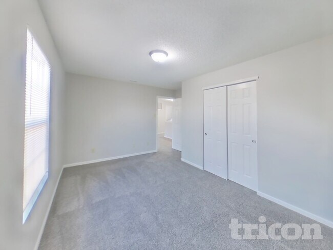 Building Photo - 10775 Wymm Ln