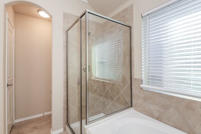 Building Photo - 517 Pawnee St