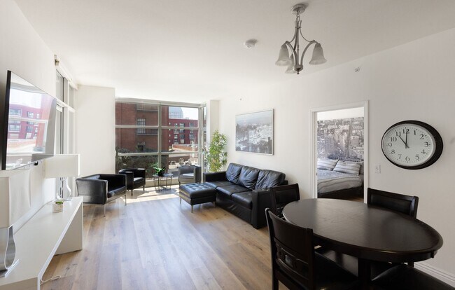 Building Photo - 530 K St