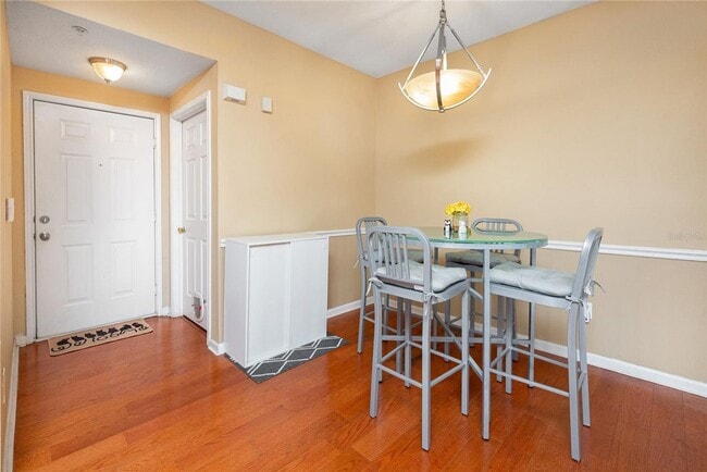 Building Photo - Beautiful 2/2 in Hunter's Creek
