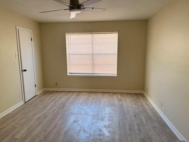 Building Photo - 5254 Stumberg Ln