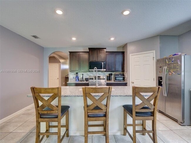 Building Photo - 808 Old Country Rd S E