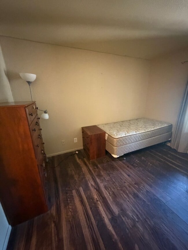 Building Photo - ADJACENT TO NAU: University Meadows-2 Bed/2 Bath Condo Partially Furnished - $1,850.00