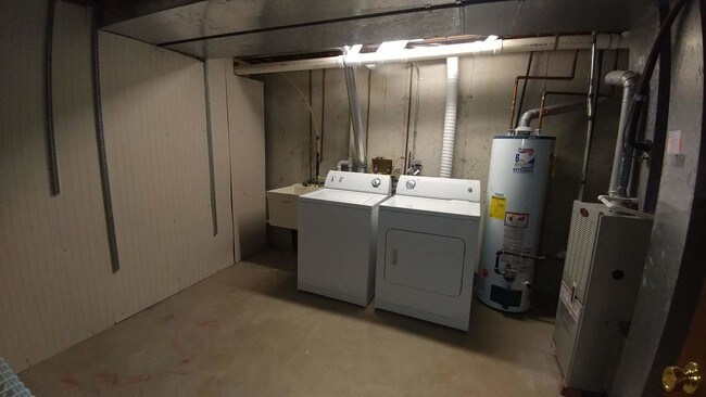 Building Photo - 455 Village Creek Dr